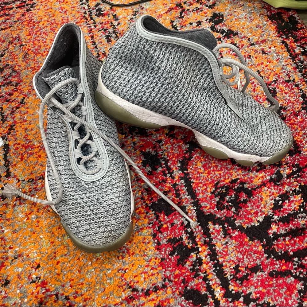 Nike air Jordan horizons in wolf gray
